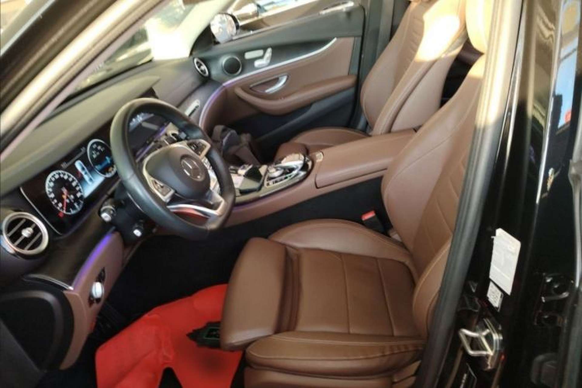Used Mercedes-Benz E-Class 2017 E 200 L 4MATIC Interior 4