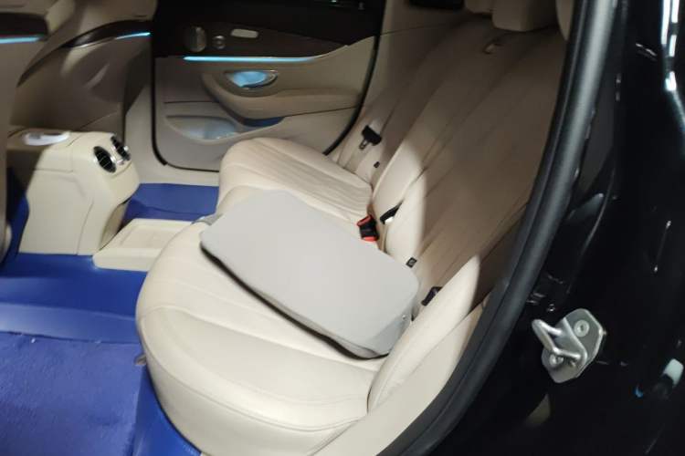 Used Mercedes-Benz E-Class 2017 E 320 L 4MATIC Interior 4