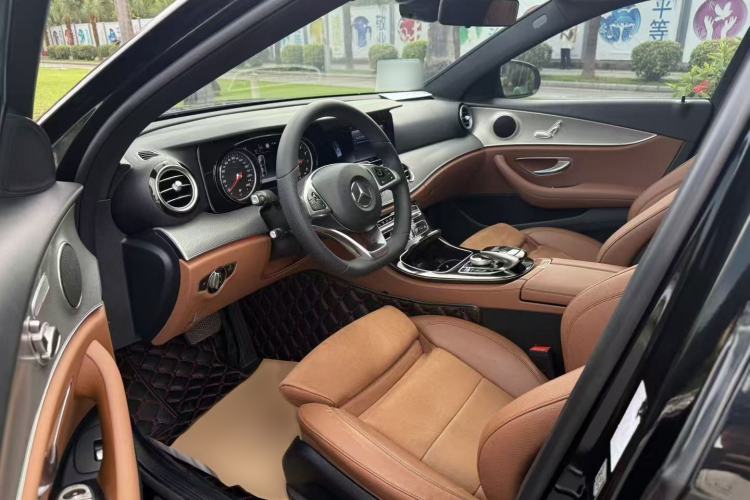 Used Mercedes-Benz E-Class 2017 E 200 Sport Interior 4