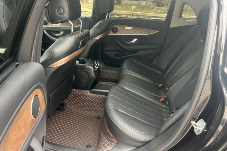 Used Mercedes-Benz E-Class 2017 E 300 L Luxury Model Interior 4