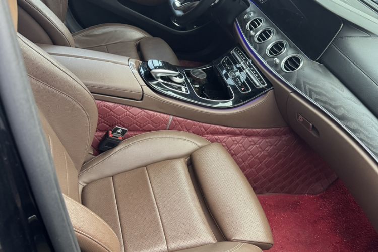 Used Mercedes-Benz E-Class 2017 E 200 L Sport 4MATIC Interior 5