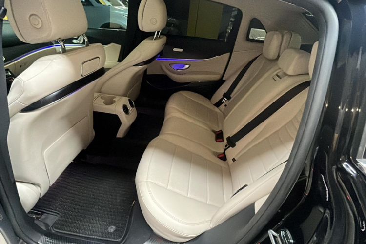 Used Mercedes-Benz E-Class 2017 E 300 L Sport Luxury Edition Interior 5