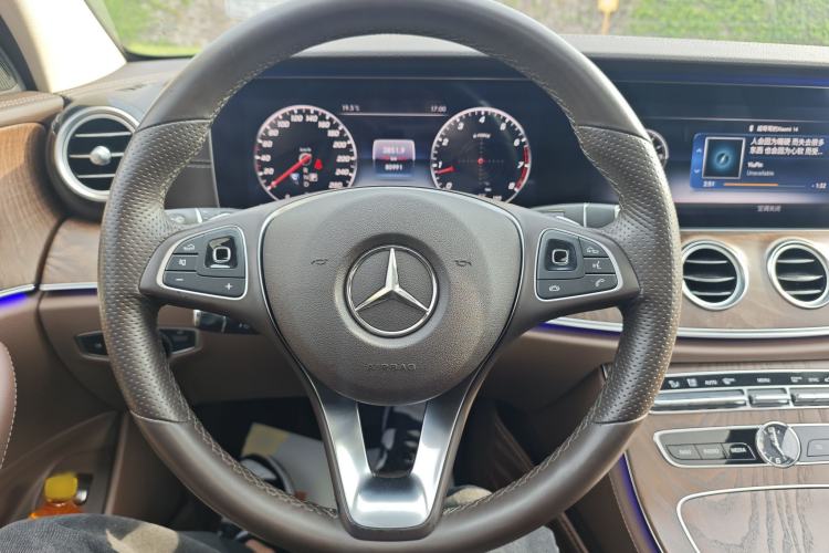 Used Mercedes-Benz E-Class 2017 E 300 L Luxury Model Interior 5