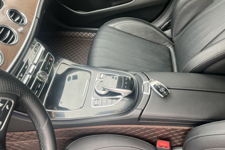 Used Mercedes-Benz E-Class 2017 E 300 L Luxury Model Interior 5