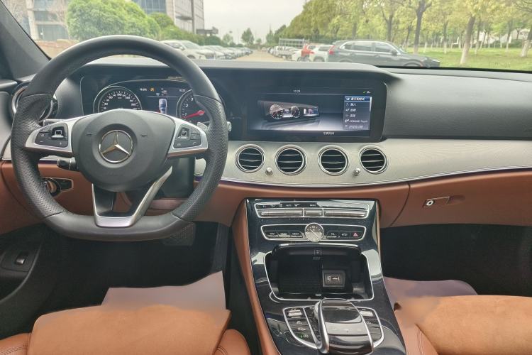 Used Mercedes-Benz E-Class 2017 Facelift E 200 Sport 4MATIC Interior 6