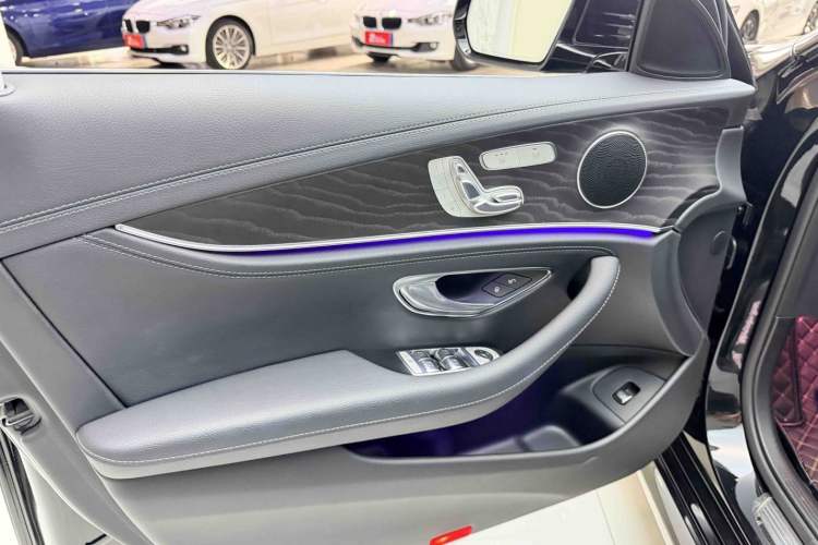 Used Mercedes-Benz E-Class 2017 E 300 L Sporty and Stylish Model Interior 6