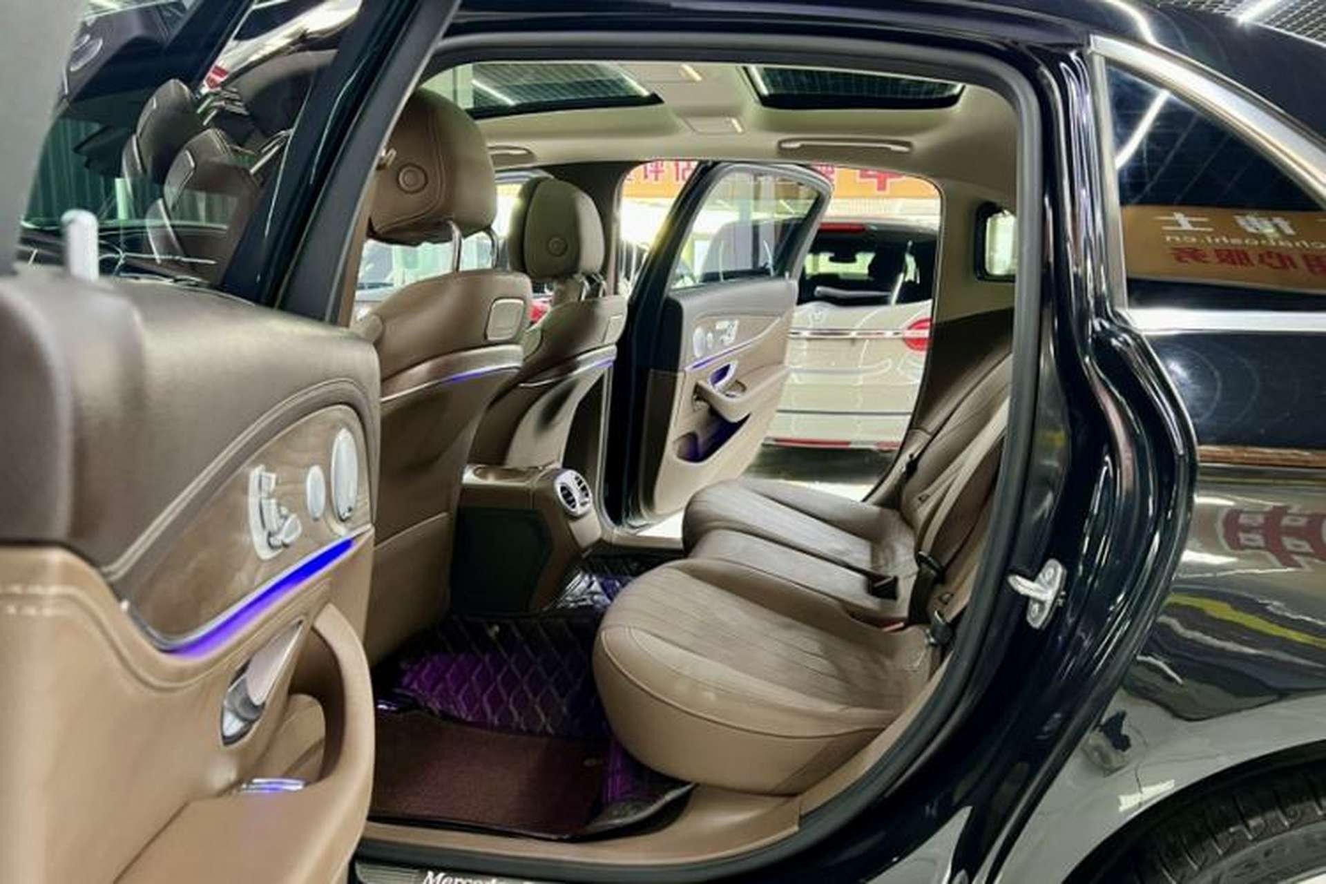 Used Mercedes-Benz E-Class 2017 E 320 L 4MATIC Interior 6