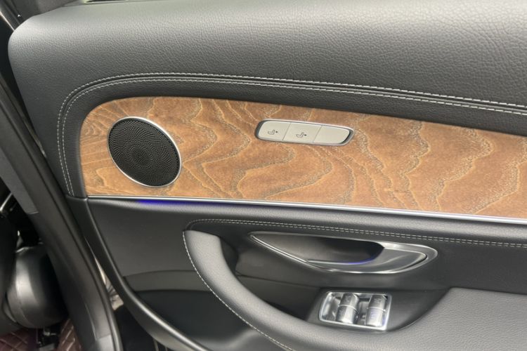 Used Mercedes-Benz E-Class 2017 E 300 L Luxury Model Interior 6