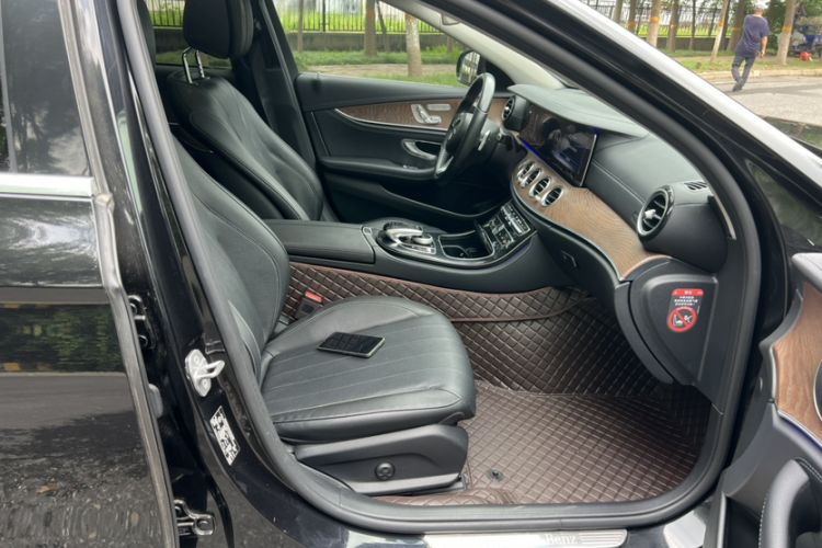 Used Mercedes-Benz E-Class 2017 E 300 L Luxury Model Interior 7