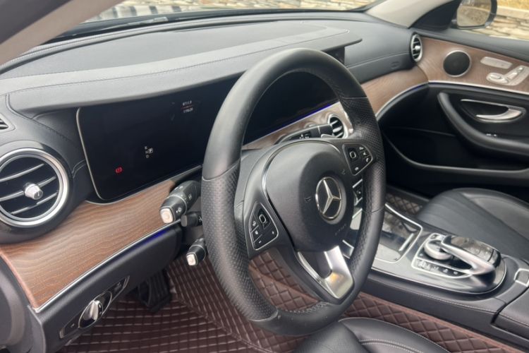Used Mercedes-Benz E-Class 2017 E 300 L Luxury Model Interior 7