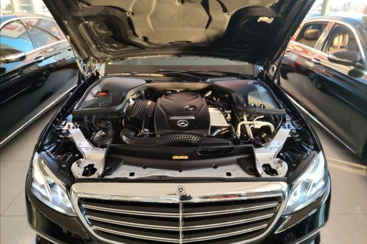 Used Mercedes-Benz E-Class 2017 E 200 L 4MATIC Interior 8