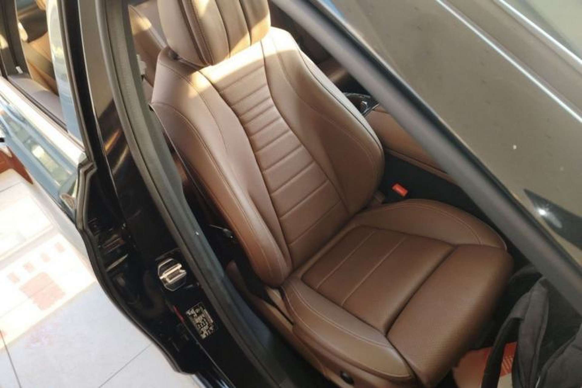 Used Mercedes-Benz E-Class 2017 E 200 L 4MATIC Interior 9