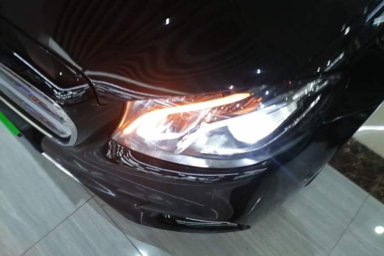 Used Mercedes-Benz E-Class 2017 E 300 L Sport Luxury Edition Left Front Headlight