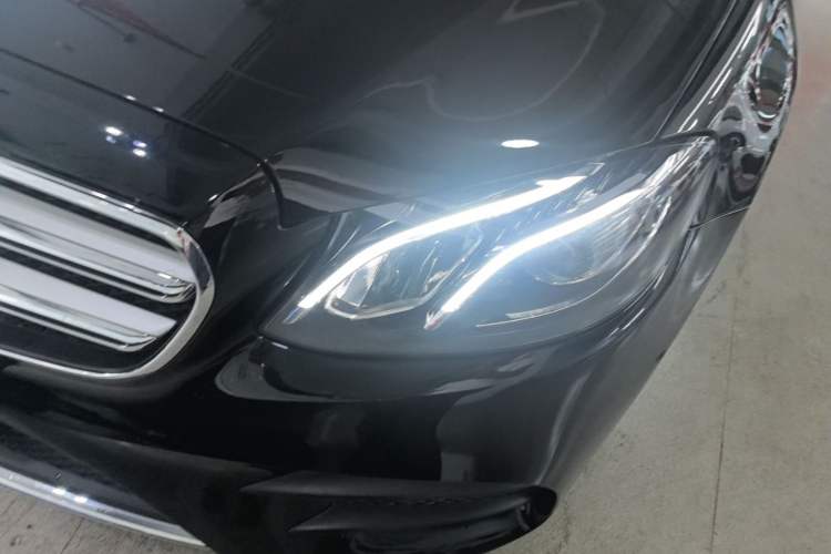 Used Mercedes-Benz E-Class 2017 E 300 L Sporty and Stylish Model Left Front Headlight