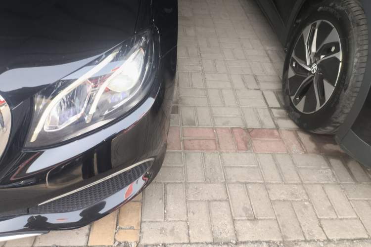 Used Mercedes-Benz E-Class 2017 E 300 L Luxury Model Left Front Headlight