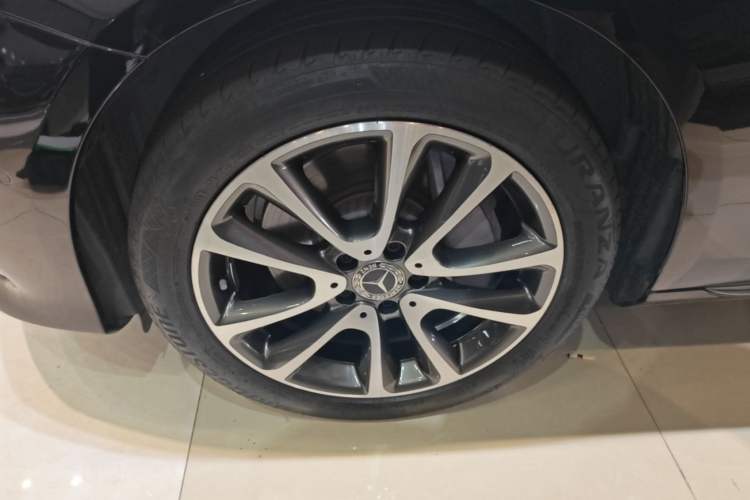 Used Mercedes-Benz E-Class 2017 E 300 L Luxury Model Left Front Wheel Hub