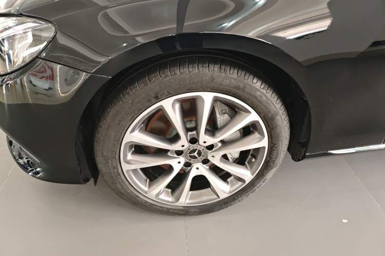 Used Mercedes-Benz E-Class 2017 E 300 L Luxury Model Left Front Wheel Hub