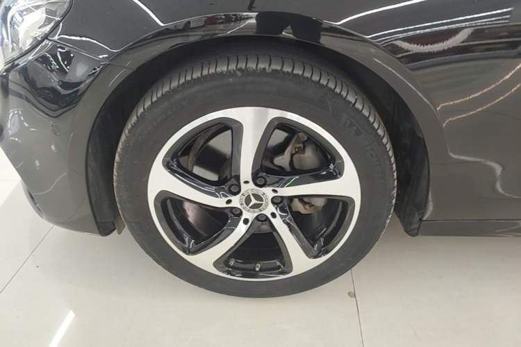 Used Mercedes-Benz E-Class 2017 E 200 Sport Left Front Wheel Hub