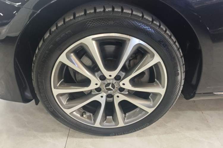 Used Mercedes-Benz E-Class 2017 E 200 L 4MATIC Left Front Wheel Hub
