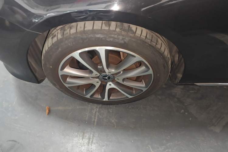 Used Mercedes-Benz E-Class 2017 E 300 L Luxury Model Left Front Wheel Hub