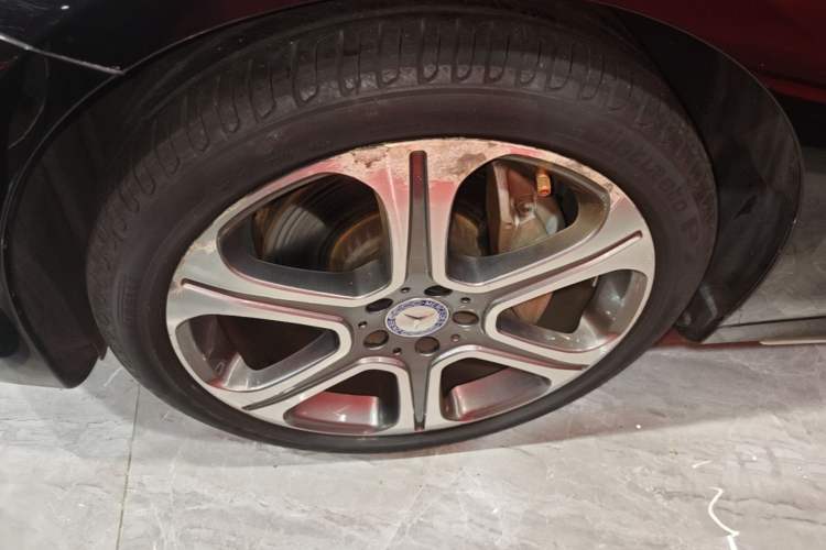 Used Mercedes-Benz E-Class 2017 E 300 L Sporty and Stylish Model Left Front Wheel Hub