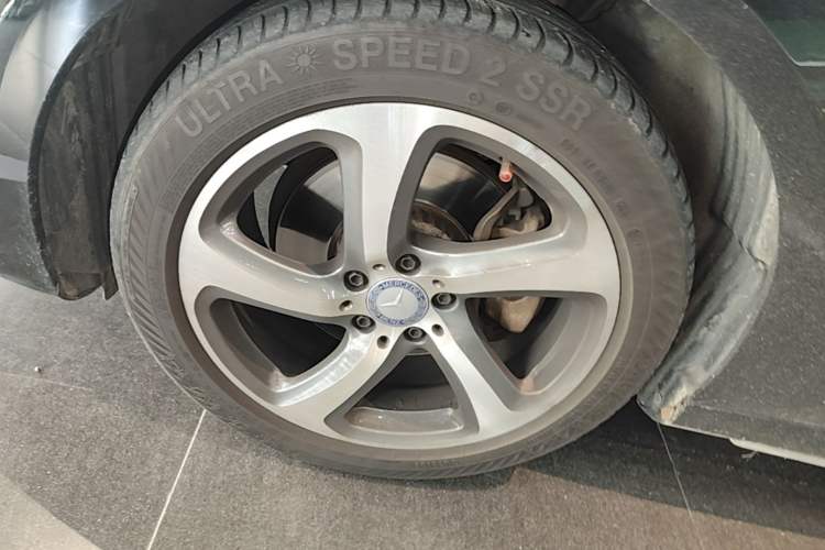 Used Mercedes-Benz E-Class 2017 E 200 L Sport 4MATIC Left Front Wheel Hub