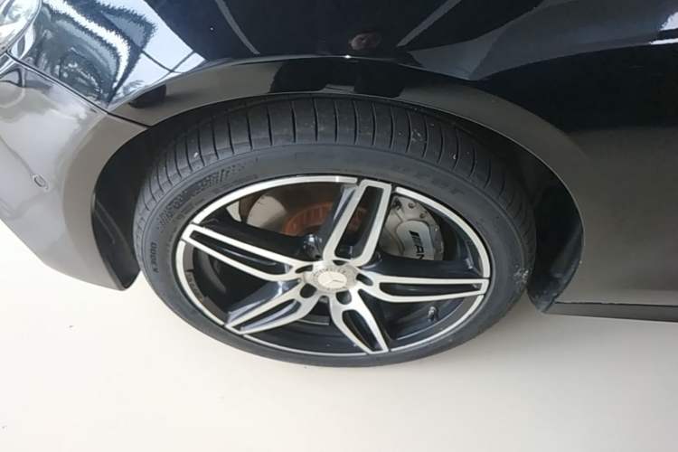 Used Mercedes-Benz E-Class 2017 E 200 Sport 4MATIC Left Front Wheel Hub