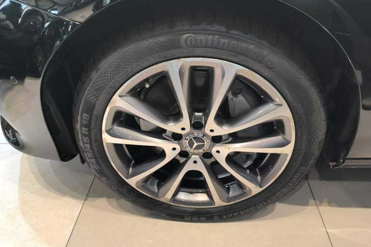 Used Mercedes-Benz E-Class 2017 E 300 L Luxury Model Left Front Wheel Hub