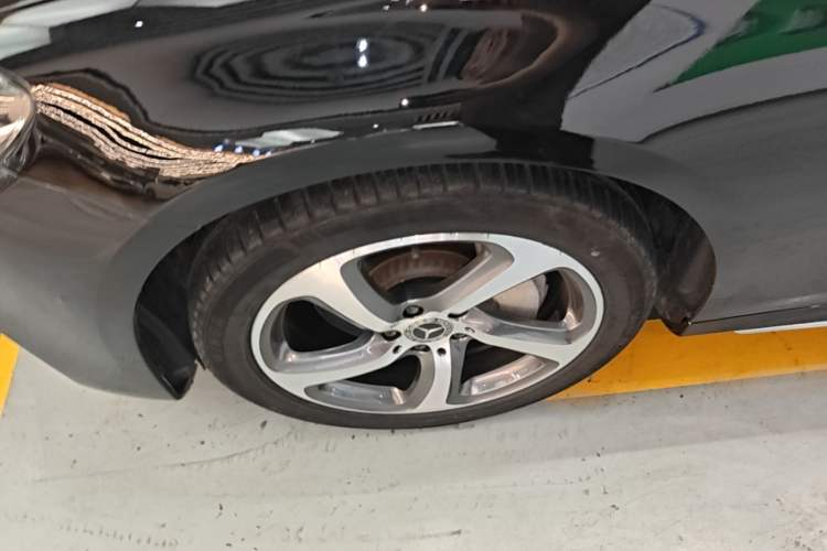 Used Mercedes-Benz E-Class 2017 E 300 L Sport Luxury Edition Left Front Wheel Hub