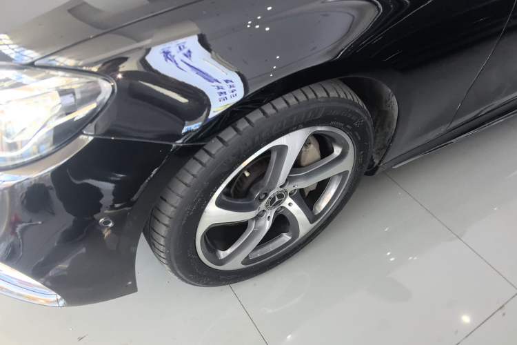 Used Mercedes-Benz E-Class 2017 E 300 L Sporty and Stylish Model Left Front Wheel Hub