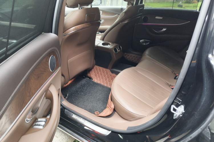 Used Mercedes-Benz E-Class 2017 E 320 L 4MATIC Left Rear Seat