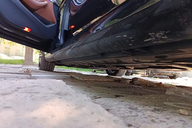 Used Mercedes-Benz E-Class 2017 E 200 Sport 4MATIC Left Side Sill