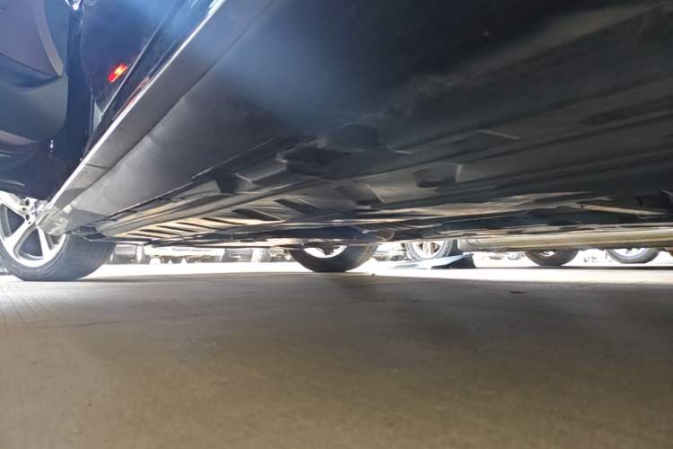 Used Mercedes-Benz E-Class 2017 E 300 L Sport Luxury Edition Left Side Sill