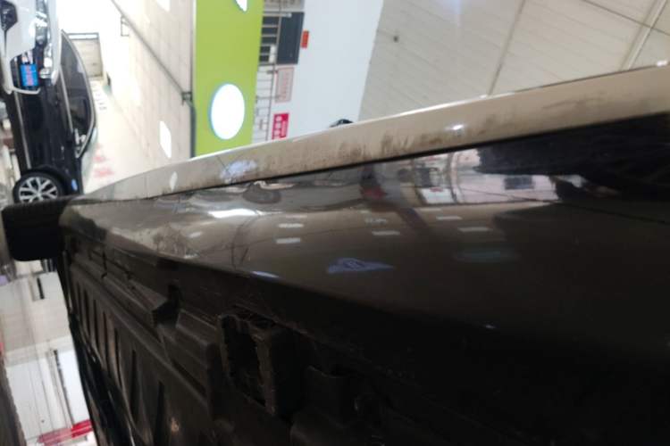 Used Mercedes-Benz E-Class 2017 E 300 L Sport Luxury Edition Left Side Sill