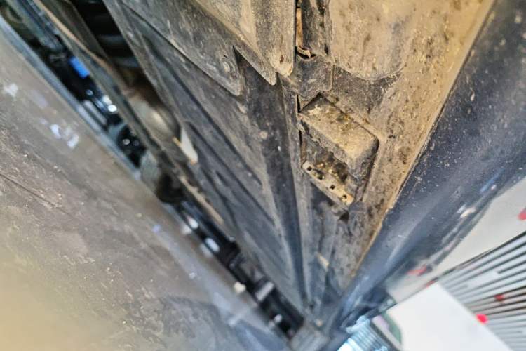 Used Mercedes-Benz E-Class 2017 E 200 L 4MATIC Left Side Sill