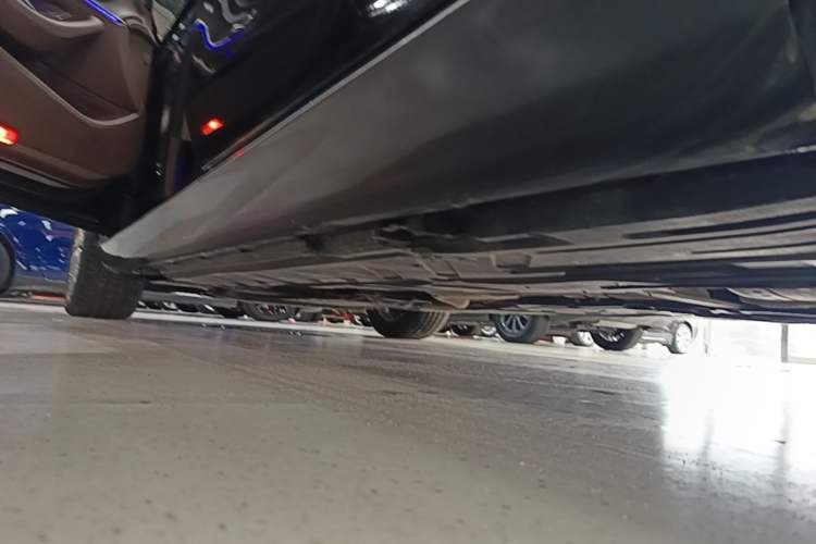 Used Mercedes-Benz E-Class 2017 E 200 L 4MATIC Left Side Sill