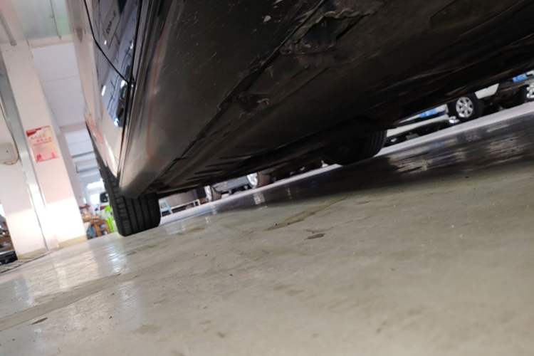 Used Mercedes-Benz E-Class 2017 E 300 Sport Edition Left Side Sill