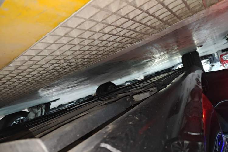 Used Mercedes-Benz E-Class 2017 E 300 L Luxury Model Left Side Sill