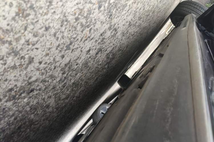 Used Mercedes-Benz E-Class 2017 E 300 L Sport Luxury Edition Left Side Sill