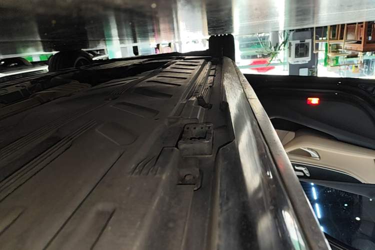 Used Mercedes-Benz E-Class 2017 E 200 L Sport 4MATIC Left Side Sill