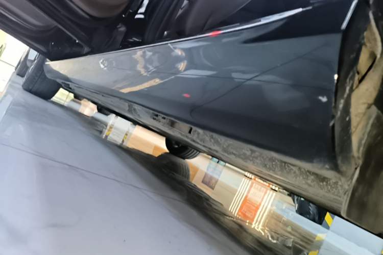 Used Mercedes-Benz E-Class 2017 E 320 L 4MATIC Left Side Sill