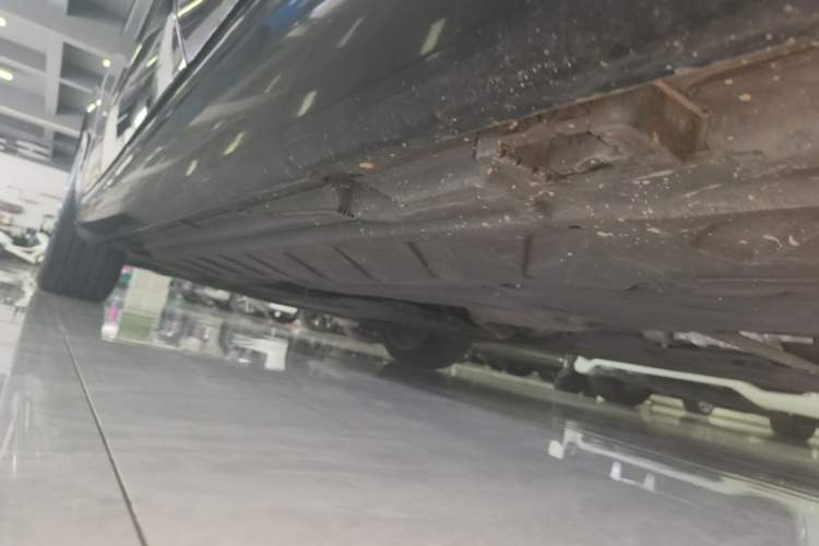 Used Mercedes-Benz E-Class 2017 E 300 Sport Edition Left Side Sill