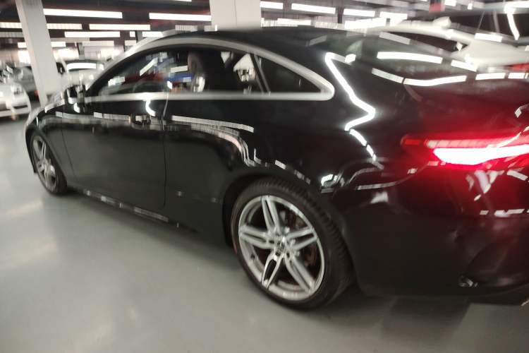 Used Mercedes-Benz E-Class 2017 E 200 Coupe Left Side