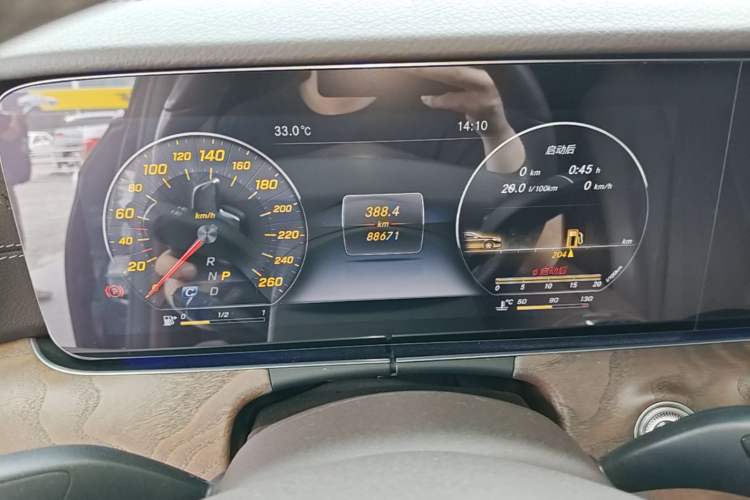 Used Mercedes-Benz E-Class 2017 E 200 L 4MATIC Odometer Close Up