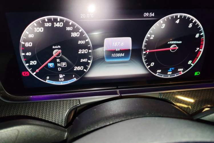 Used Mercedes-Benz E-Class 2017 E 300 L Sport Luxury Edition Odometer Close Up