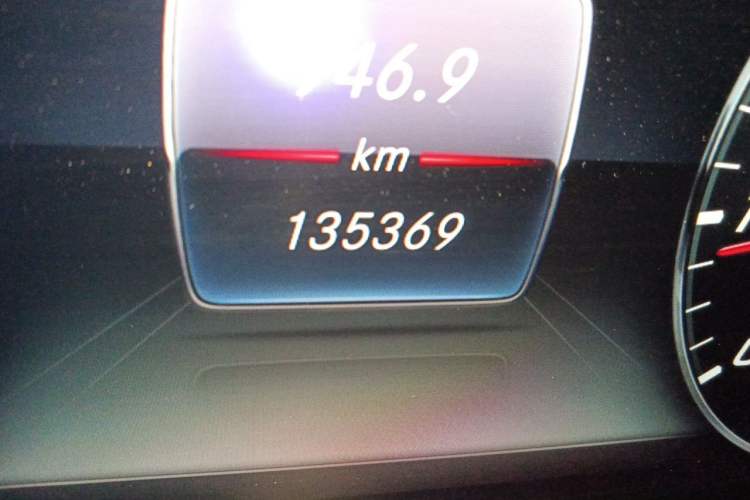 Used Mercedes-Benz E-Class 2017 E 300 L Sport Luxury Edition Odometer Close Up