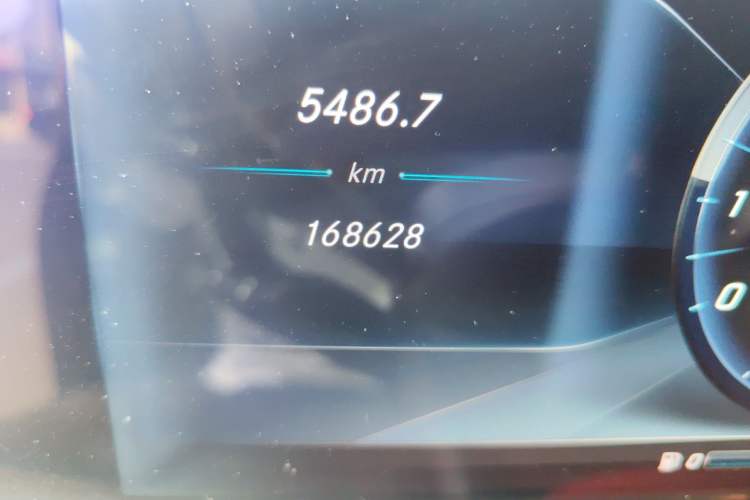 Used Mercedes-Benz E-Class 2017 E 300 L Luxury Model Odometer Close Up