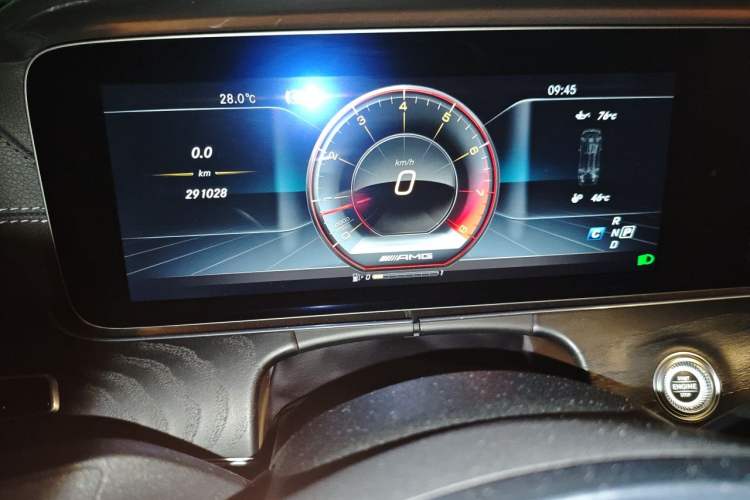 Used Mercedes-Benz E-Class 2017 E 300 L Sport Luxury Edition Odometer Close Up