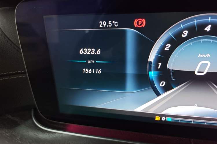 Used Mercedes-Benz E-Class 2017 E 200 L Sport 4MATIC Odometer Close Up