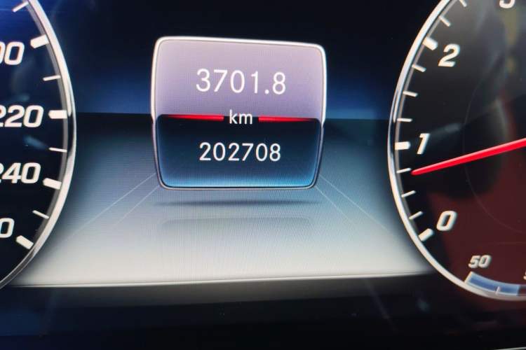 Used Mercedes-Benz E-Class 2017 E 200 L Sport 4MATIC Odometer Close Up